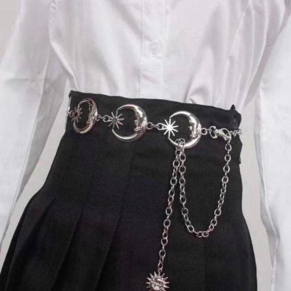 NWT gold or silver moon crescent chain link belt - Picture 2 of 3